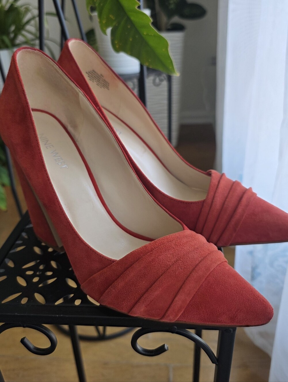 Nine West Red Suede Pointed Toe Heels Women’s Size 9 - Picture 2 of 6